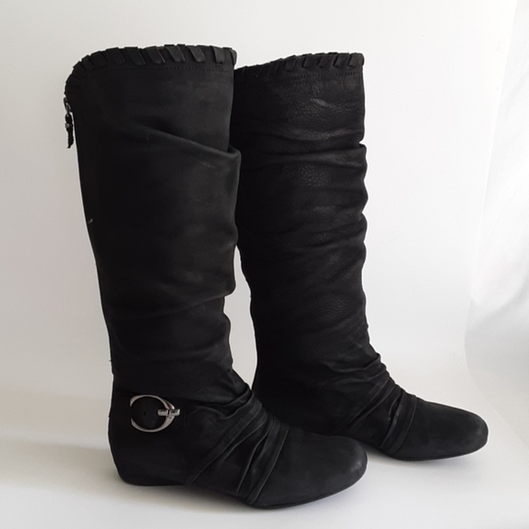 Earthies Shoes - 2/$20 EARTHIES KNEE BOOTS